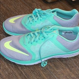 Women’s  athletic shoes
